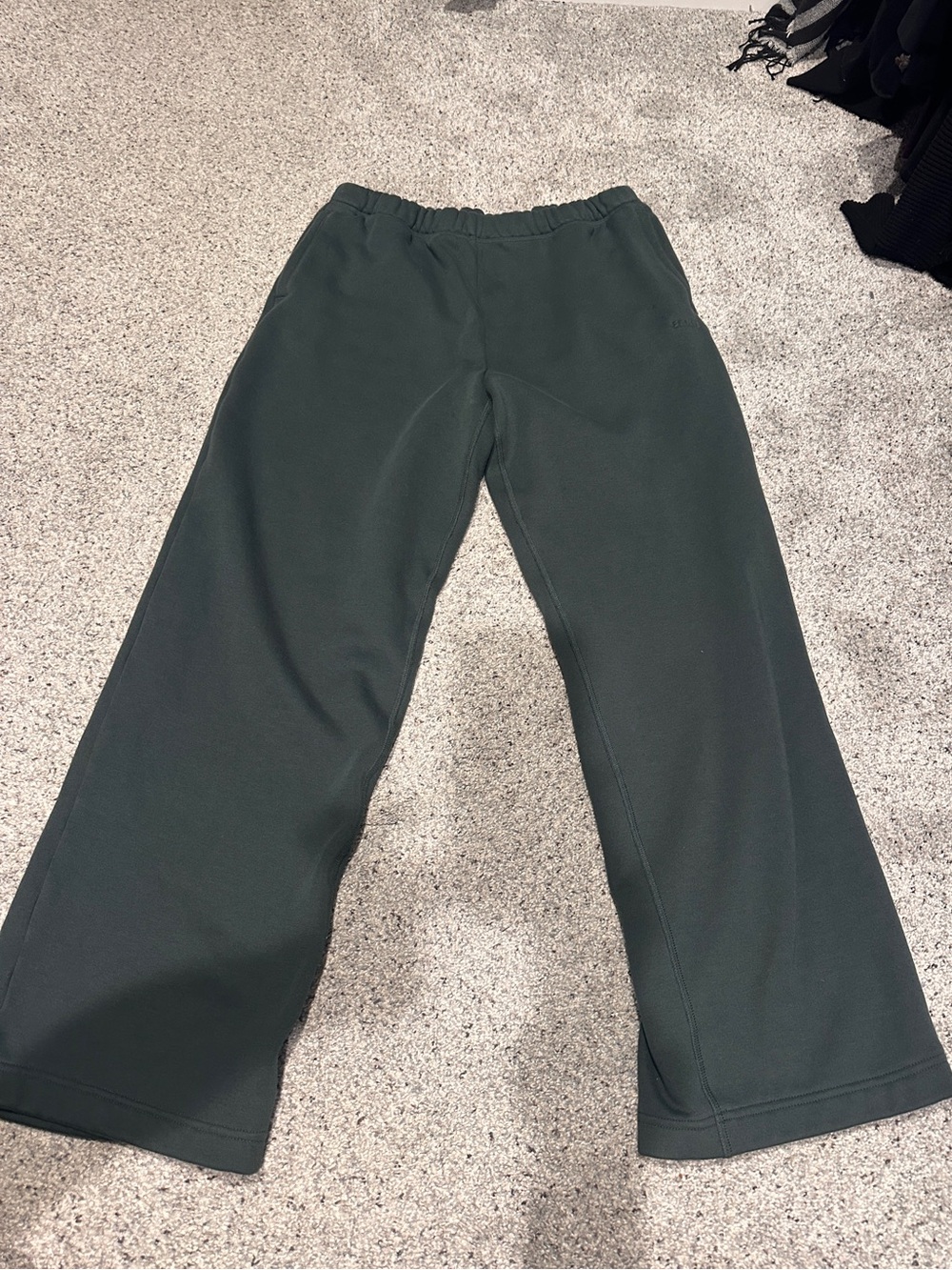 SKIMS Wide-Leg Pull-On Joggers - Dark Green